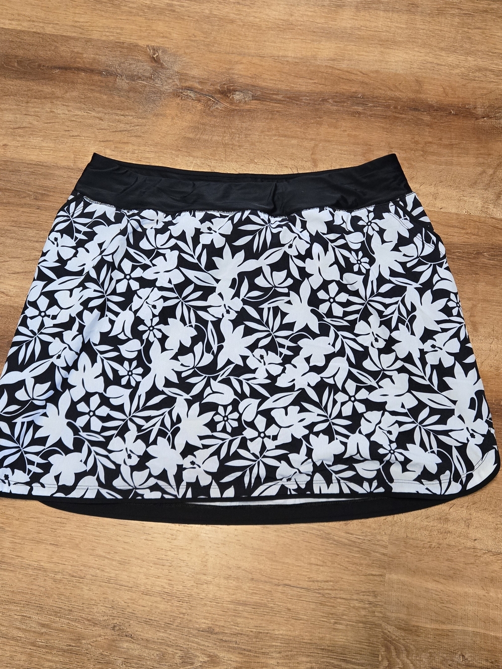Lands' End Black and White Tropical Floral Swim Skirt Bottoms 18w